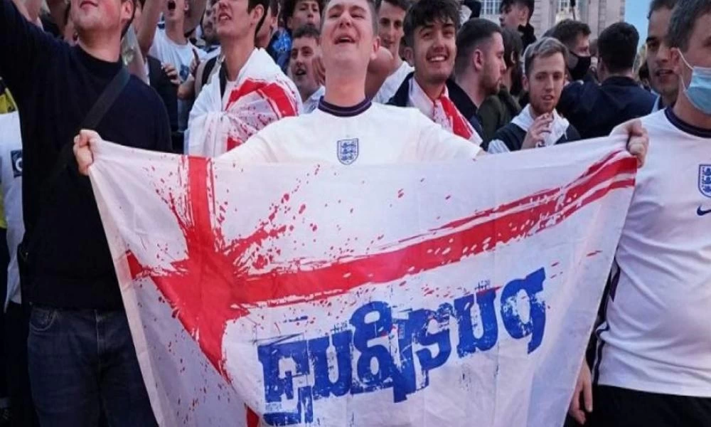Ζάκυνθος-Euro 2020: ''Χάος'' στους δρόμους-Άγγλοι και Ιταλοί τουρίστες έπαιξαν άγριο «ξύλο»